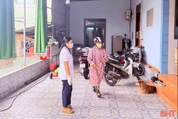Sốt xuất huyết gia tăng, Hà Tĩnh cảnh báo nguy cơ bùng phát dịch