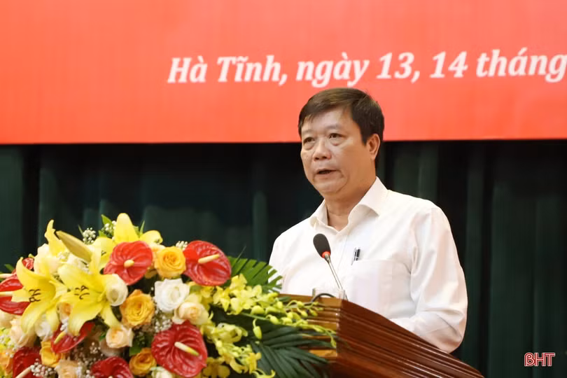 Hà Tĩnh xem xét ban hành chính sách hỗ trợ hộ nghèo, người có hoàn cảnh khó khăn khi khám chữa bệnh
