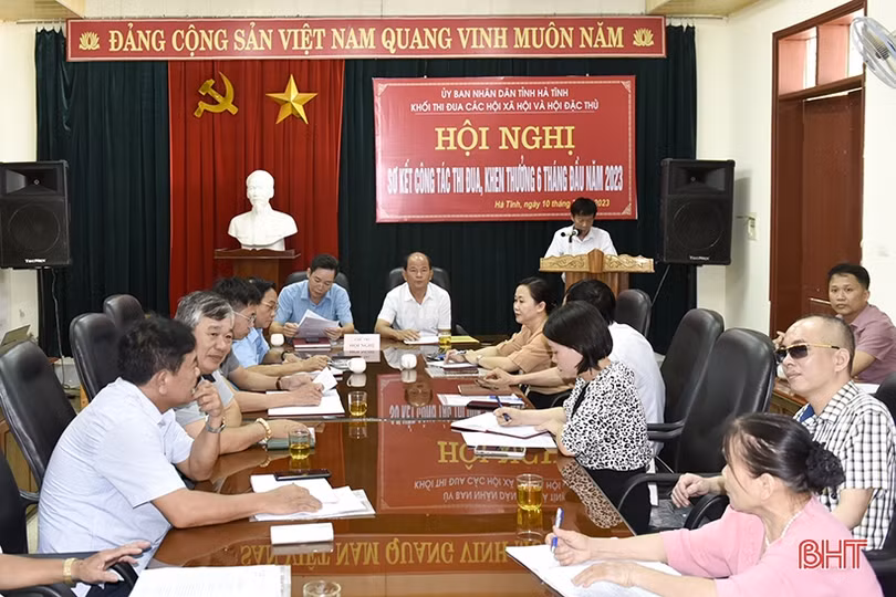 Ra sức thi đua, góp phần hoàn thành các mục tiêu phát triển của tỉnh