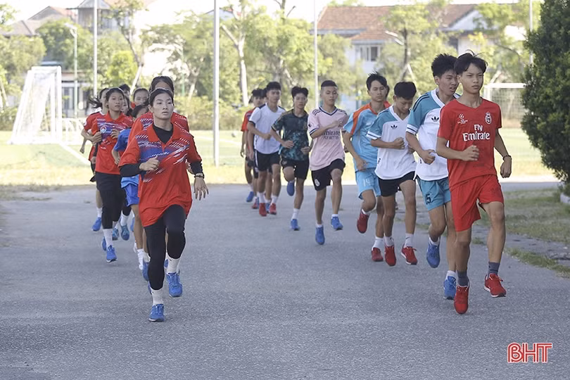Điền kinh trẻ Hà Tĩnh: “Cái khó” không bó “cái khôn”