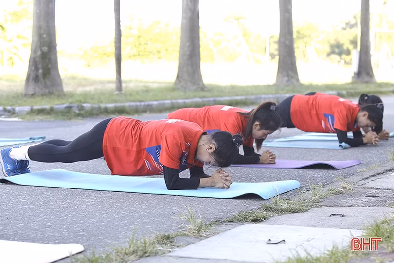 Điền kinh trẻ Hà Tĩnh: “Cái khó” không bó “cái khôn”
