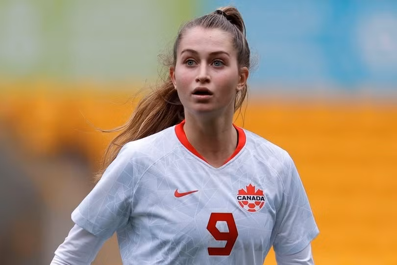 Nữ tiền đạo quyến rũ nhất tuyển Canada dự World Cup 2023