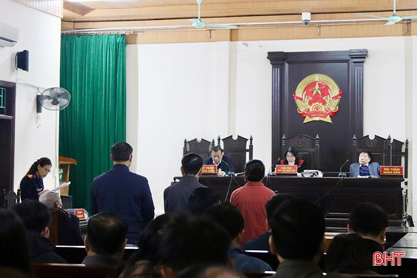 Đặng Xuân Hùng và nhóm bị cáo nhận bản án nghiêm minh từ phía HĐXX.