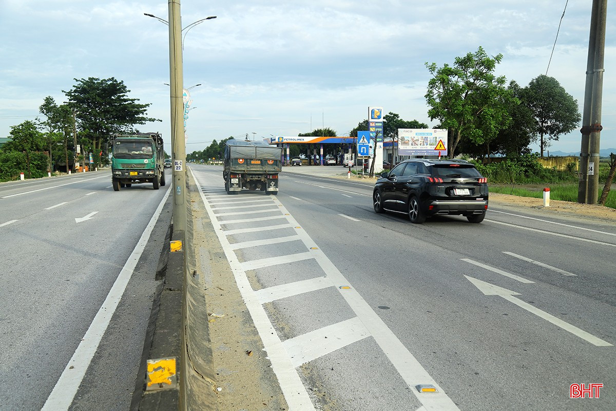 bqbht_br_bat-cap-vach-ke-duong.jpg