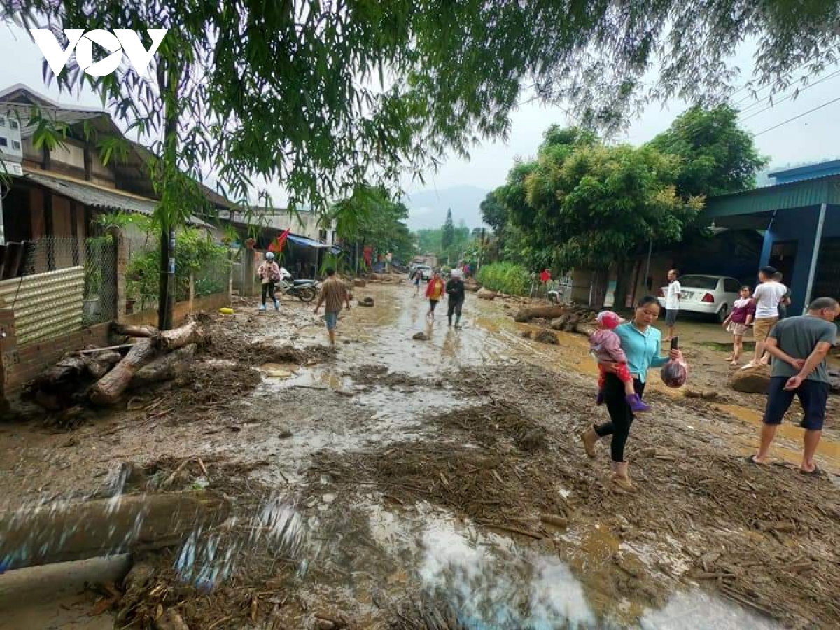 Lũ ống đổ về trong đêm ở Lào Cai làm 3 người chết, mất tích