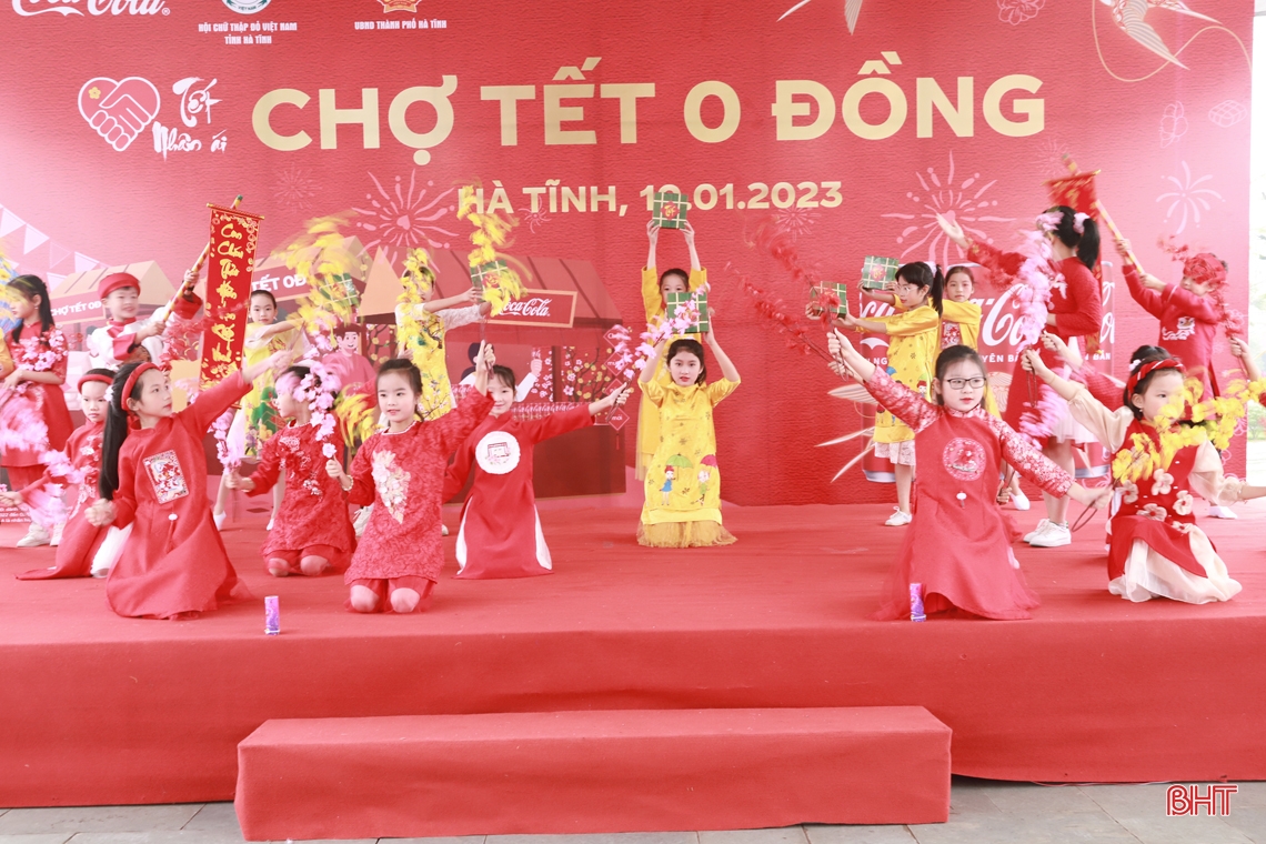 “Chợ tết 0 đồng cho người có hoàn cảnh khó khăn” ở Hà Tĩnh