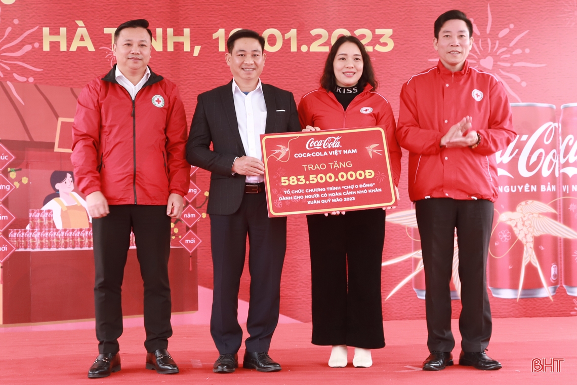 “Chợ tết 0 đồng cho người có hoàn cảnh khó khăn” ở Hà Tĩnh