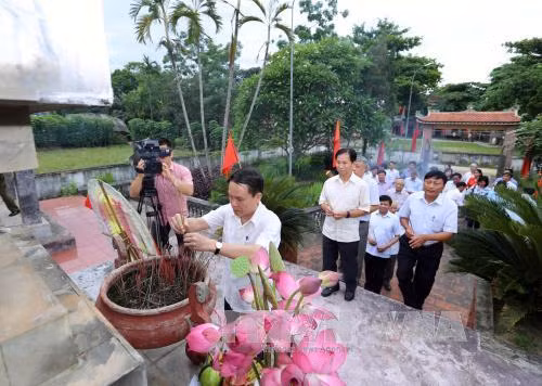 gan bien ten duong nha bao liet sy tran kim xuyen tai ha tinh
