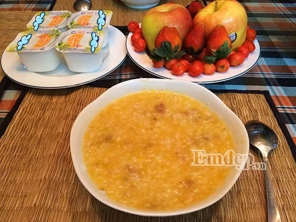 thuc don an sang 7 ngay cho con giup me khoi dau dau nghi mon