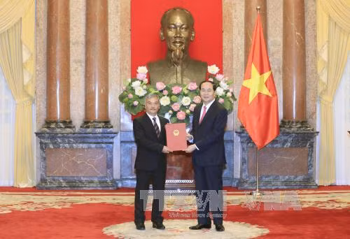 chu tich nuoc dinh vi viet nam vao dung dong chay chinh phu hop voi loi ich quoc gia dan toc