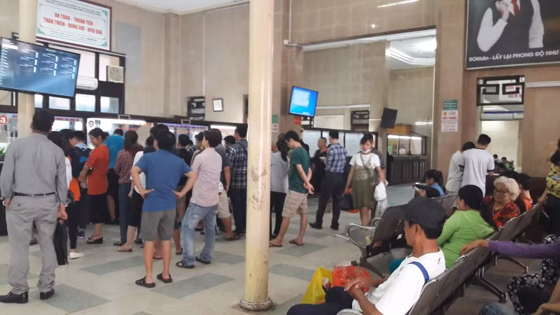 duong sat co lua hanh khach ban ve tau 10 000 dong