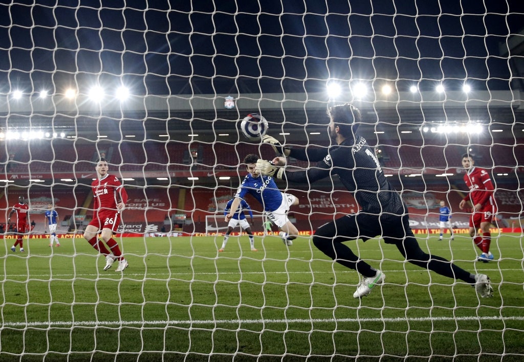 Liverpool thua trận thứ tư liên tiếp ở Premier League
