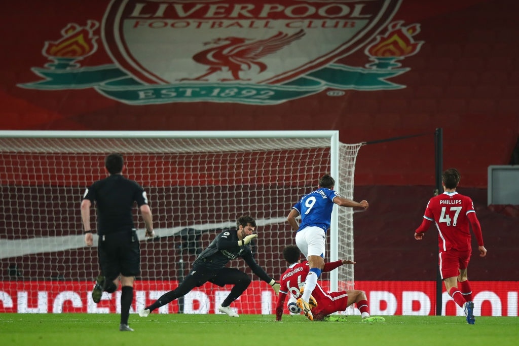 Liverpool thua trận thứ tư liên tiếp ở Premier League