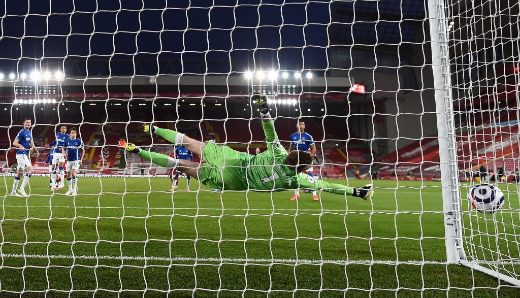 Liverpool thua trận thứ tư liên tiếp ở Premier League