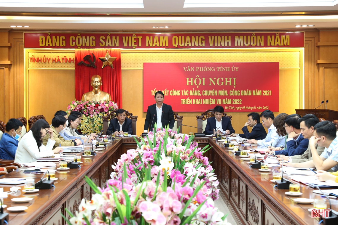 Tiếp tục đổi mới phương thức làm việc, phát huy trách nhiệm cán bộ, đảng viên nhằm nâng cao hiệu quả tham mưu, phục vụ