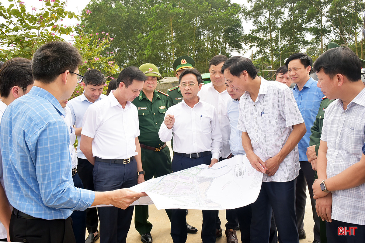 ... và Khu công nghiệp Đại Kim (xã Sơn Kim 1, huyện Hương Sơn). Ảnh Dương Chiến.