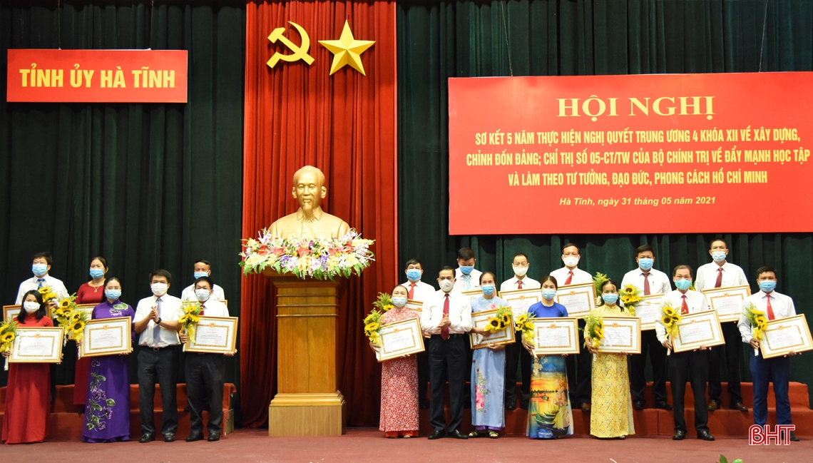 Hà Tĩnh tiếp tục triển khai nghiêm túc, hiệu quả Nghị quyết Trung ương 4 gắn với Chỉ thị 05 của Bộ Chính trị