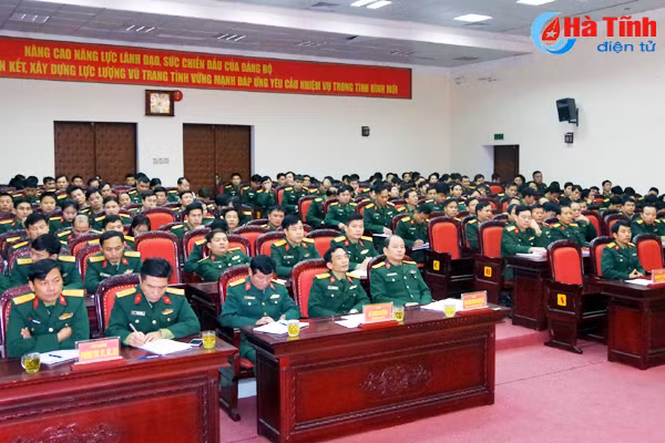 dang uy quan su ha tinh quan triet trien khai nghi quyet trung uong 6