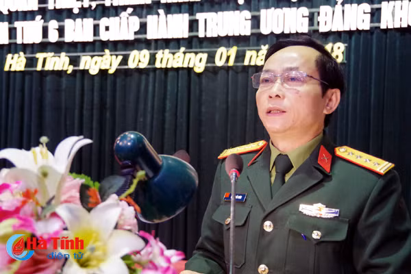 dang uy quan su ha tinh quan triet trien khai nghi quyet trung uong 6