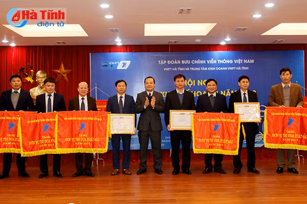 vnpt ha tinh tang doanh thu thuc hien tot an sinh xa hoi