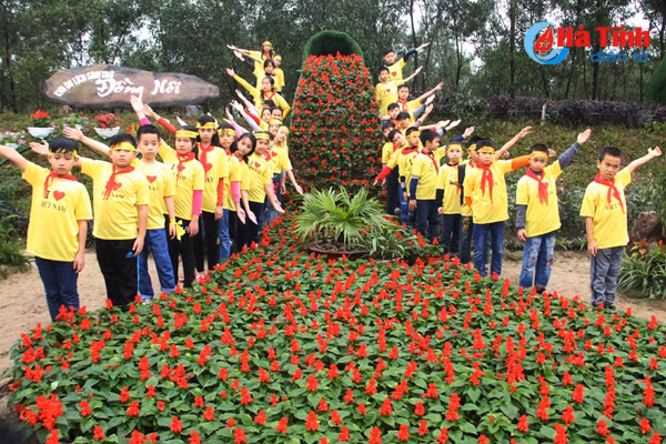 photo hang ngan hoc sinh tp vinh thoa thich voi dong noi