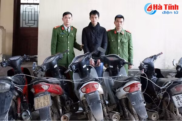 bat doi tuong nghien hut trom 16 xe may tren dia ban huong son