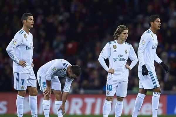 real dai loan hoc tro bat binh voi hlv zidane