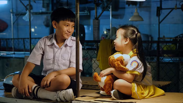 Hai diễn viên nhí của Ở đây có nắng để lại rất nhiều cảm xúc cho người xem sau khi bộ phim khép lại. day co nang cau chuyen tinh cha giua chon showbiz thi phi