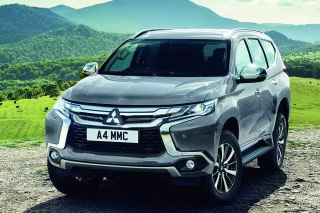 mitsubishi pajero sport 2018 co gia tu 1 1 ty dong