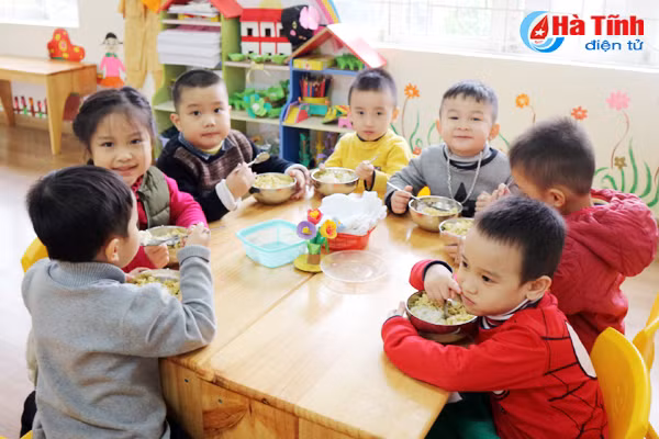 cac truong mam non o ha tinh tat bat chong ret cho tre