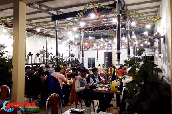 cuoc song sau gio tan ca cua nhung cong nhan o vung ang