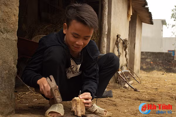 lac ve tuoi tho truoc tro choi gu cua tre trau mien son cuoc ha tinh