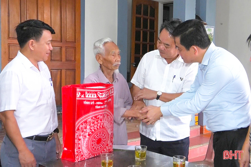 thái xuân quế tùng ảnh.jpg