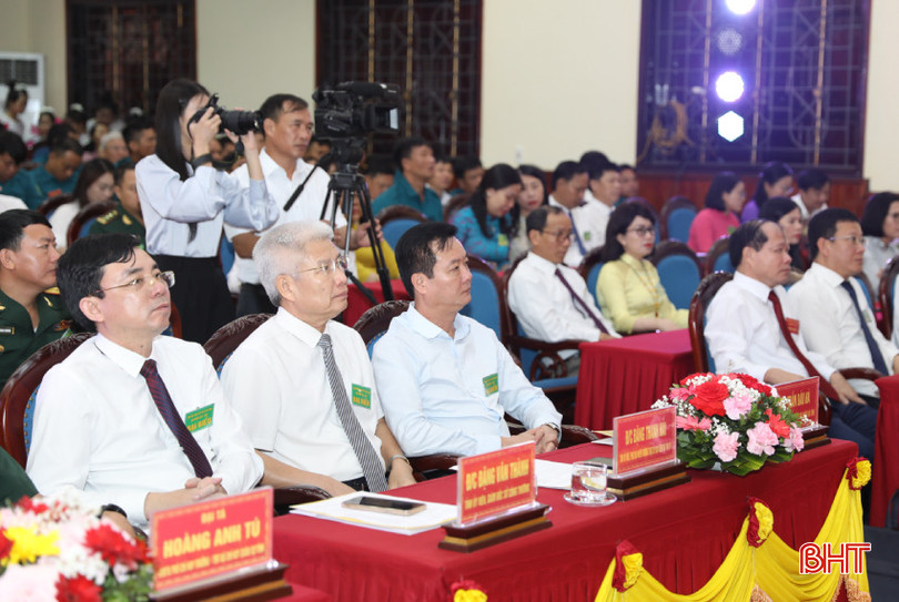 Đại biểu tham dự đại hội.