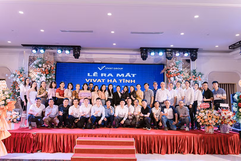 VIVAT GROUP 1.jpg