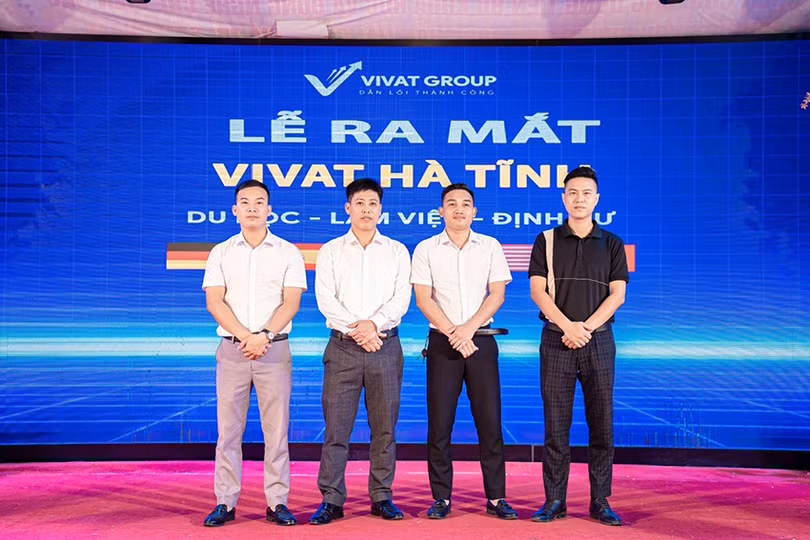 VIVAT GROUP 4.jpg