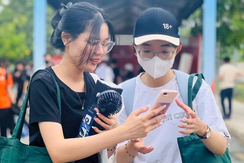 Sinh viên tại TPHCM ở ngày hội việc làm (Ảnh: Hoài Nam).