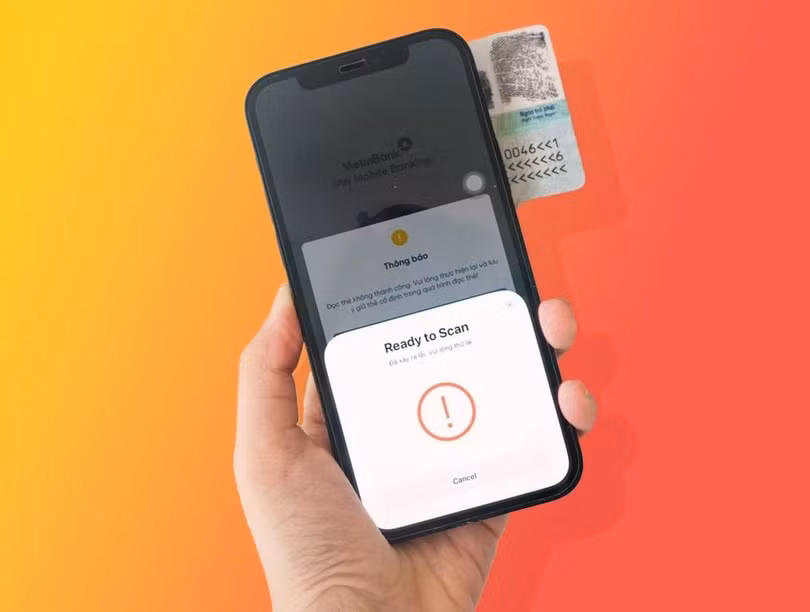 Nhiều người dùng phản ánh tình trạng khó kết nối CCCD với iPhone. Ảnh: Thúy Liên.