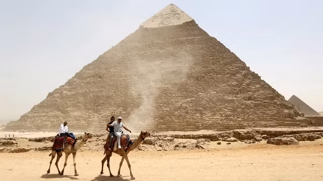 (Ảnh: Mohamed Abd El Ghany/Reuters)