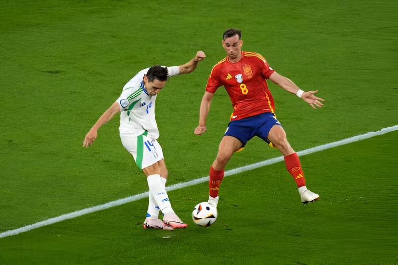Italy hoàn toàn lép vế trước Tây Ban Nha.