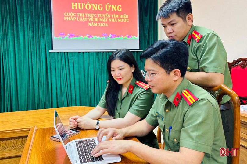 Cán bộ phòng An ninh chính trị nội bộ (Công an tỉnh) tham gia thi.