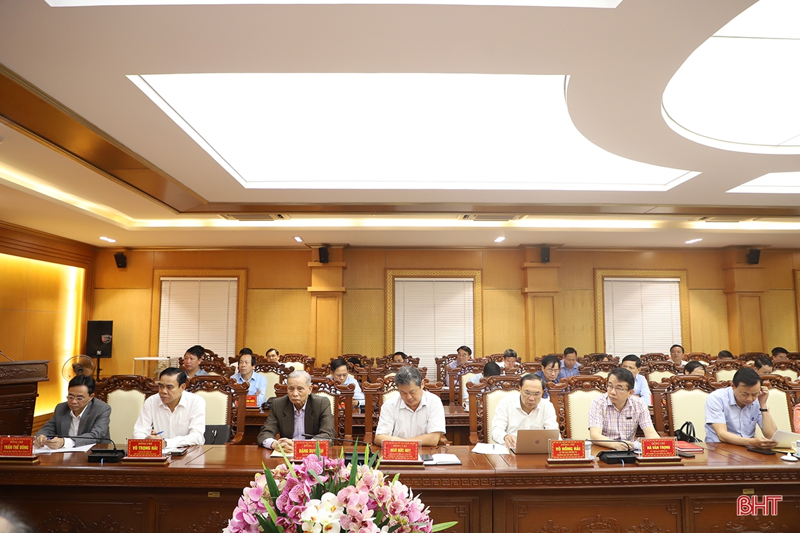 Tư vấn, bàn giải pháp đưa kinh tế Hà Tĩnh tăng trưởng và phát triển bền vững