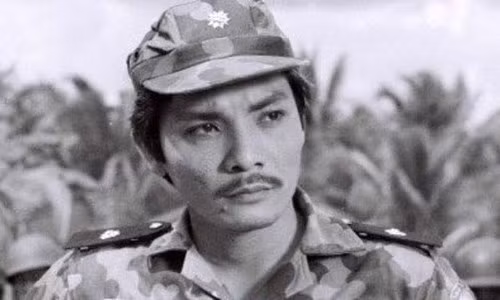 Diễn viên Thương Tín trong vai thiếu tá Vọng của phim Ván bài lật ngửa
