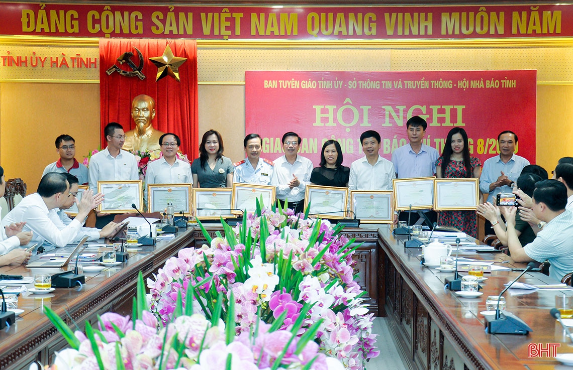 Báo chí, truyền thông Hà Tĩnh tích cực tuyên truyền các sự kiện chính trị trọng đại