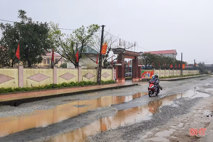 Hạ tầng giao thông yếu kém, nhiều xã ở huyện phía Nam Hà Tĩnh khó đạt chuẩn nông thôn mới