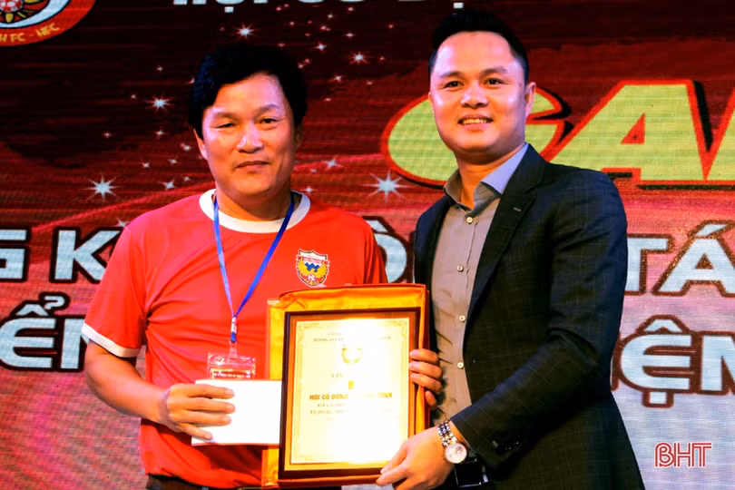 Thành công của CLB Hồng Lĩnh Hà Tĩnh có sự đóng góp quan trọng của Hội Cổ động viên