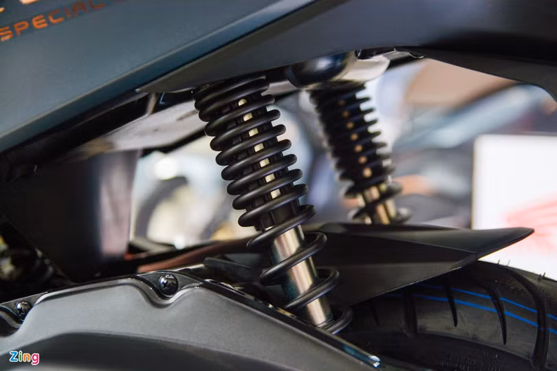 Chi tiết Honda Air Blade phiên bản mới tại đại lý