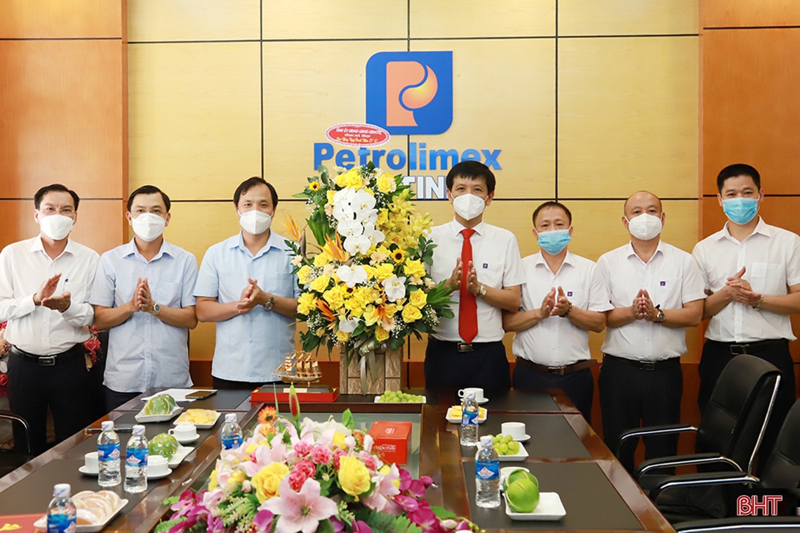 Hà Tĩnh tiếp tục cải thiện môi trường đầu tư, tạo điều kiện thuận lợi để doanh nghiệp phát triển