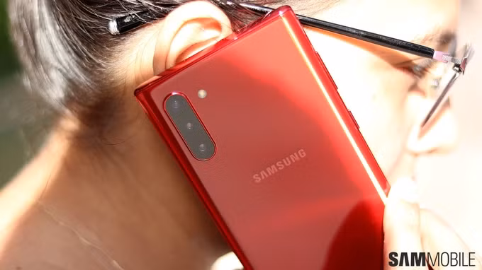 Những smartphone sắc đỏ đón tết