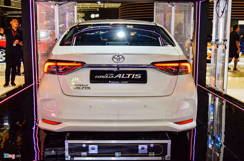 Chi tiết Toyota Corolla Altis 2020 - nhiều nâng cấp, chờ ngày về Việt Nam